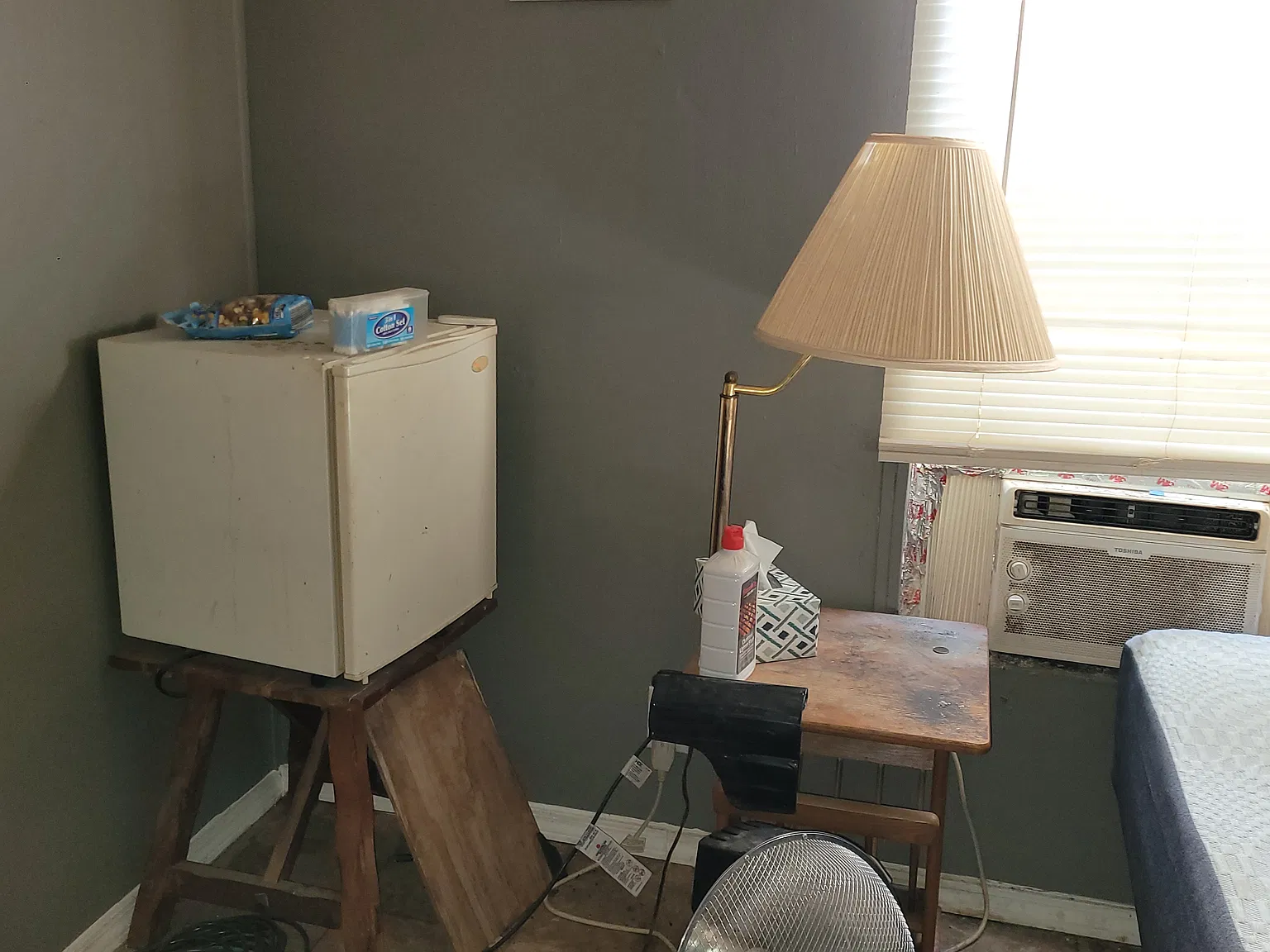 1 bed, 300 sqft, $700 — Photo 1