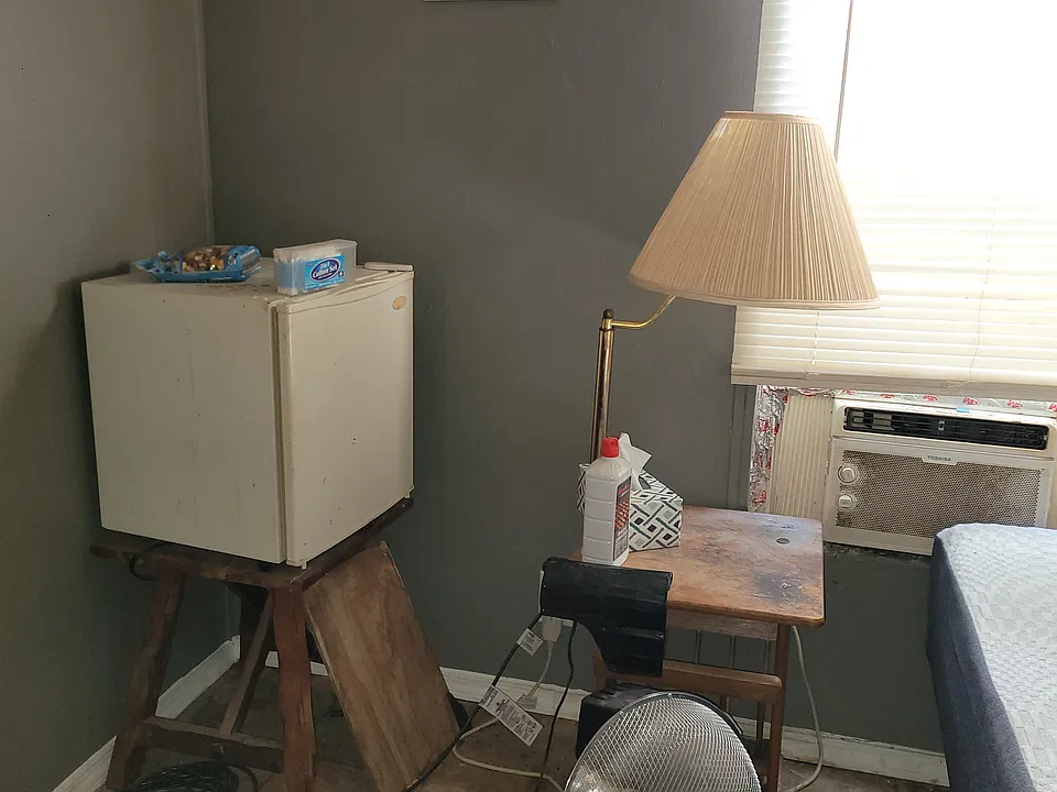 922 Vita Ln