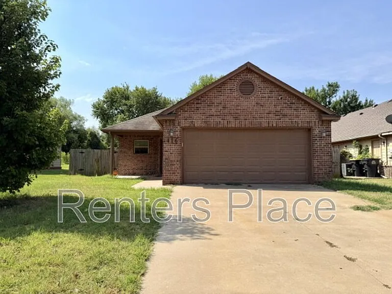 416 E Birch St — Photo 1