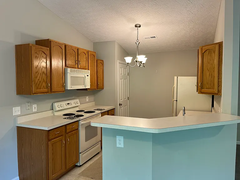 1612 Ashley Ct #302 — Photo 9
