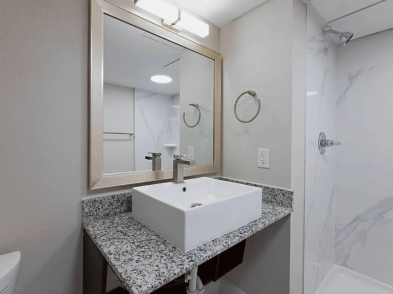 VEER Apartments — Photo 39