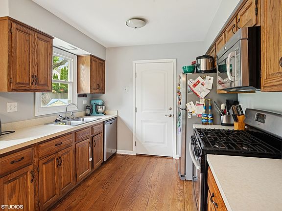 5th image of 525 Andrew Ln