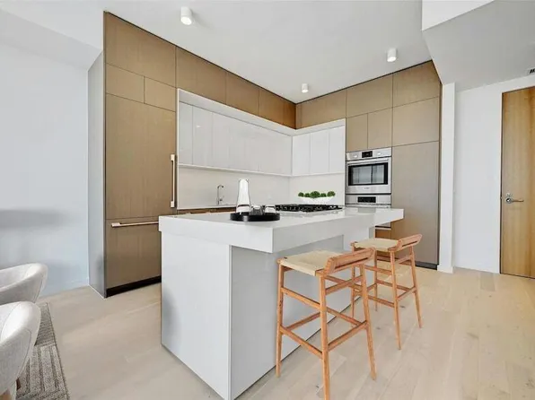313 W 17th St #1903, Austin, TX 78701