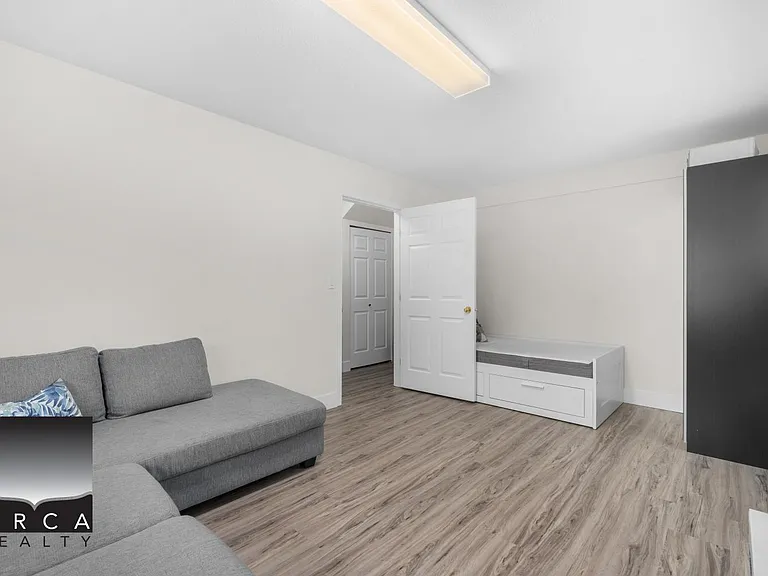 1403 Frederick Rd — Photo 24