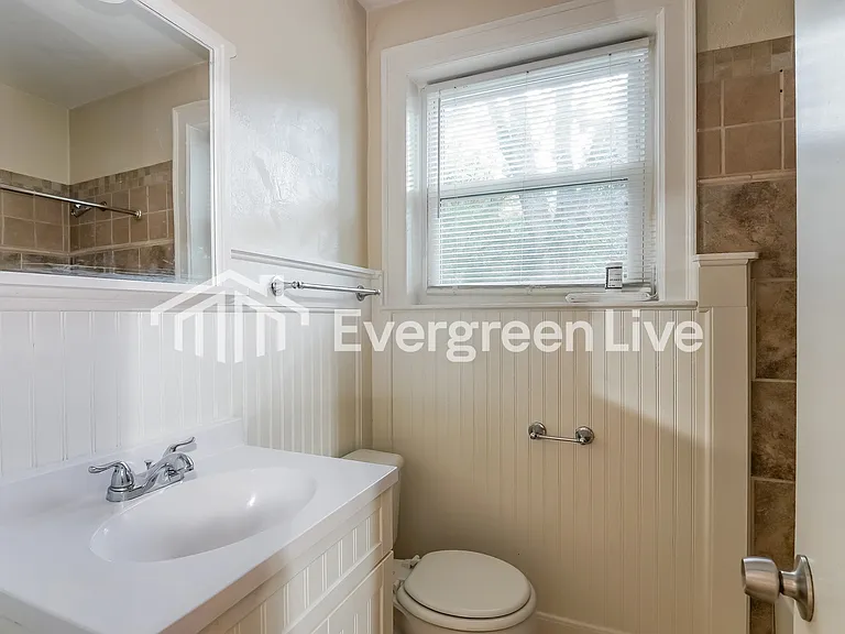 2732 Ashley Ave — Photo 14