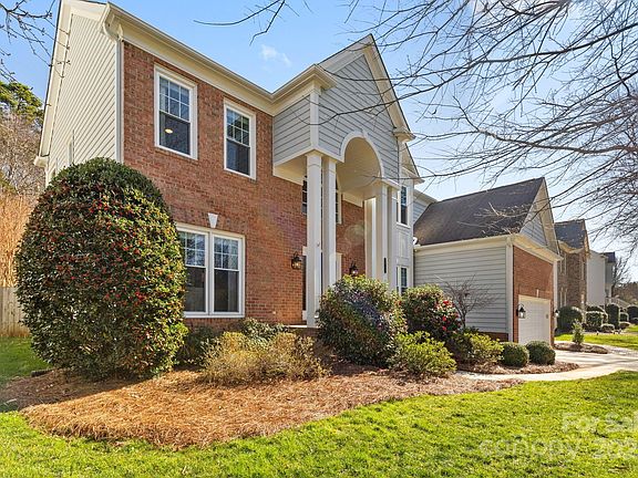 3rd image of 2715 Peverell Ln
