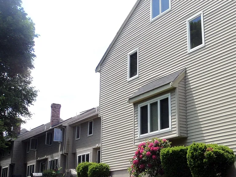 48 Pleasant St — Photo 5