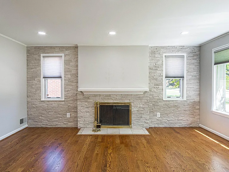 Sherwood Ct — Photo 6
