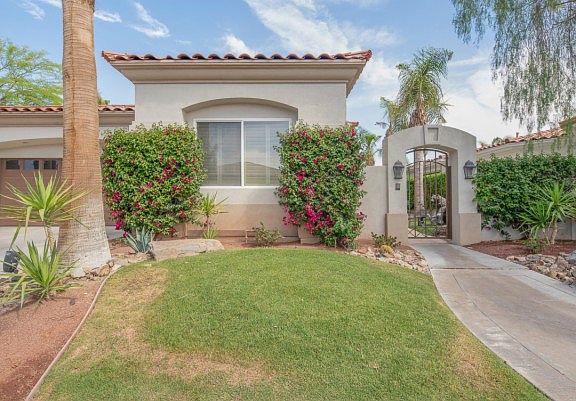 2nd image of 864 Mesa Grande Dr