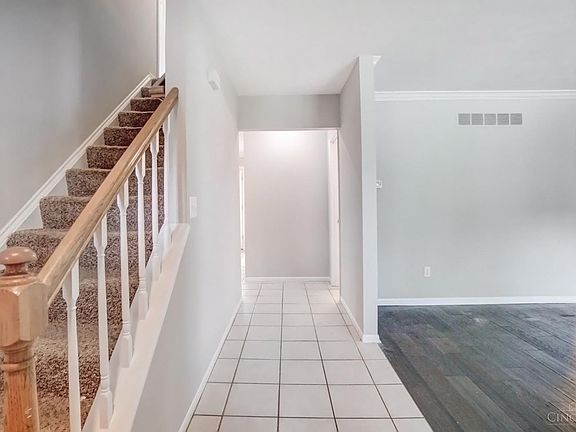 3rd image of 650 Woodvalley Ln