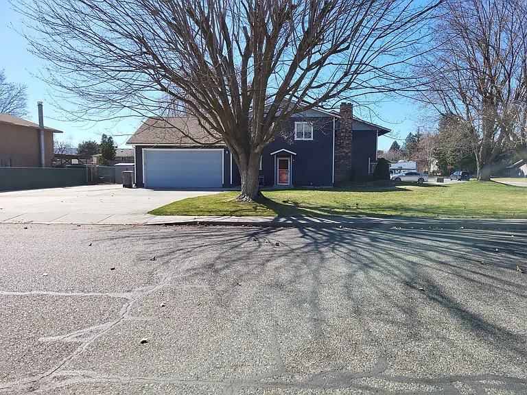 1872 Alder Ave #A & B — Photo 15