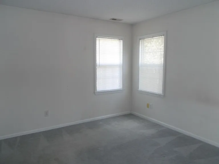 105 White Ash Ln — Photo 7