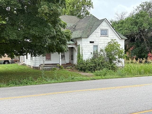 2nd image of 135 E Locust Street