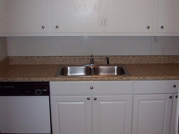 5th image of 810 Idlewood Dr