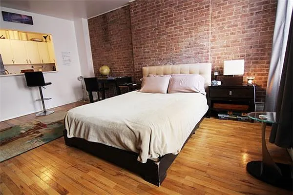 Sold by Maison International | media 11