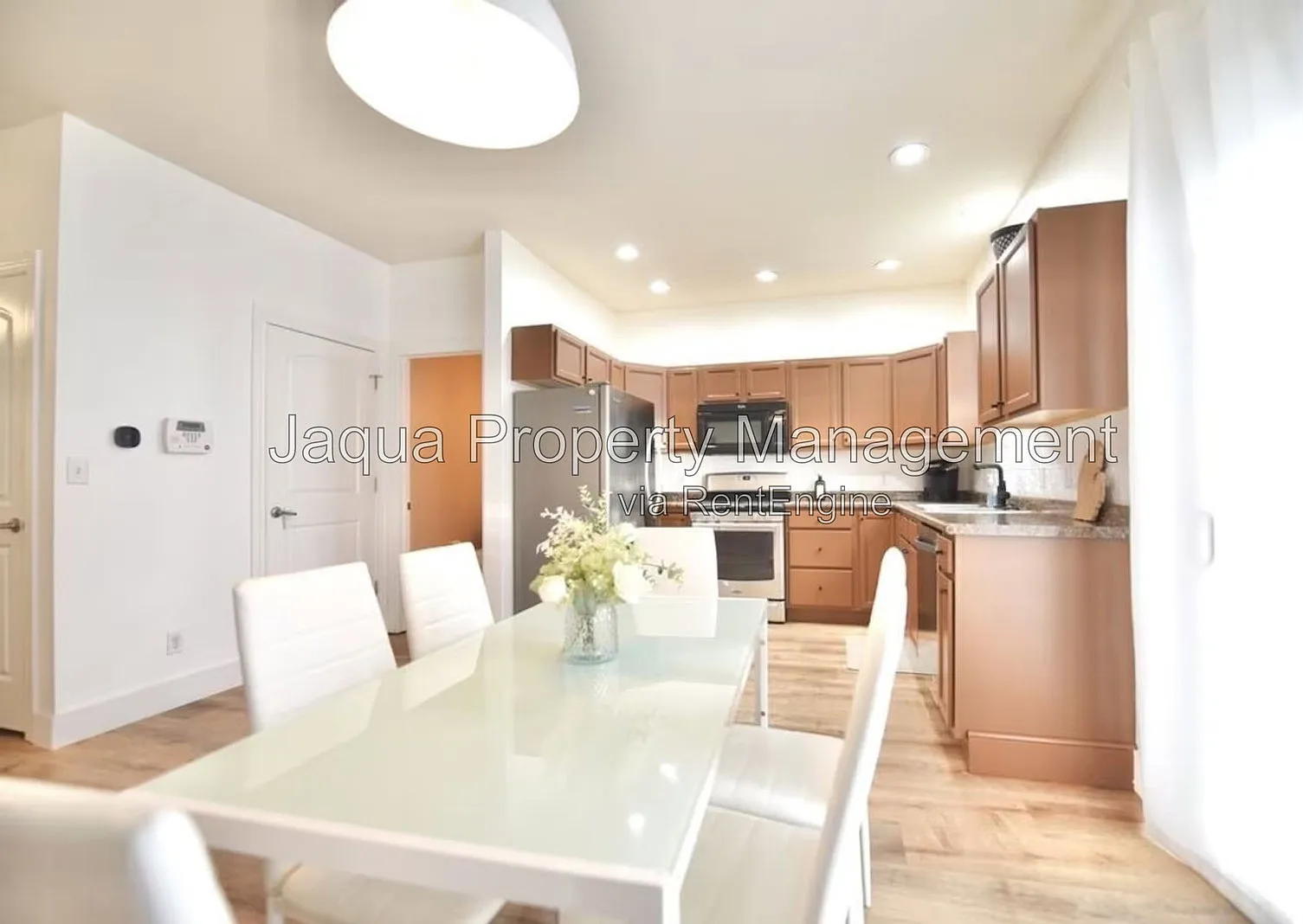 3 bed, 2.5 bath, 1750 sqft, $3,000 — Photo 3