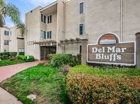 13754 Mango Dr