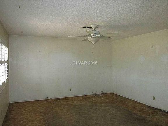 4th image of 916 W Bartlett Ave