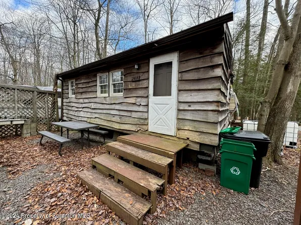 268 Hiwasse Trl, Newfoundland, PA 18445