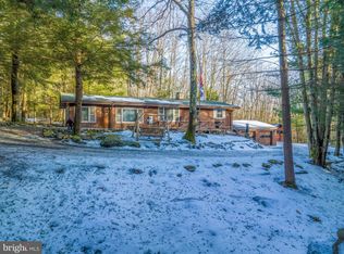 407 Bear Dr E, Oakland, MD