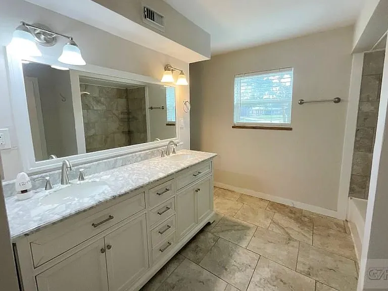 443 Bayou View Dr — Photo 16