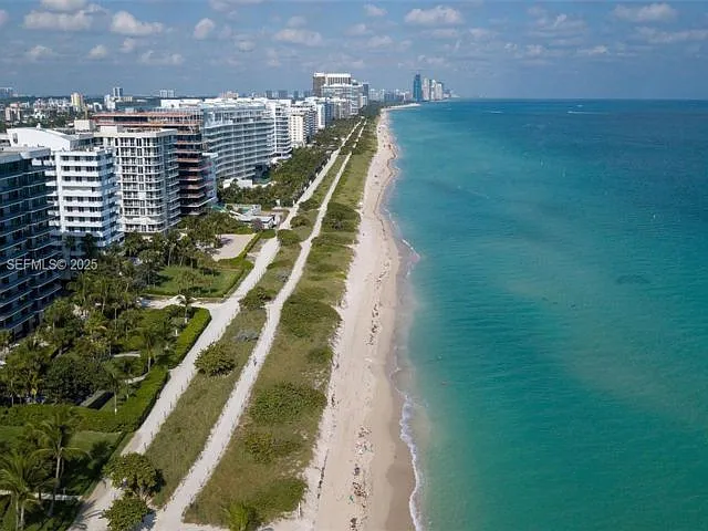 8877 Collins Ave — Photo 5