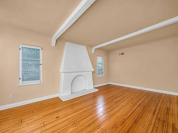 4th image of 854 S Wooster St #856