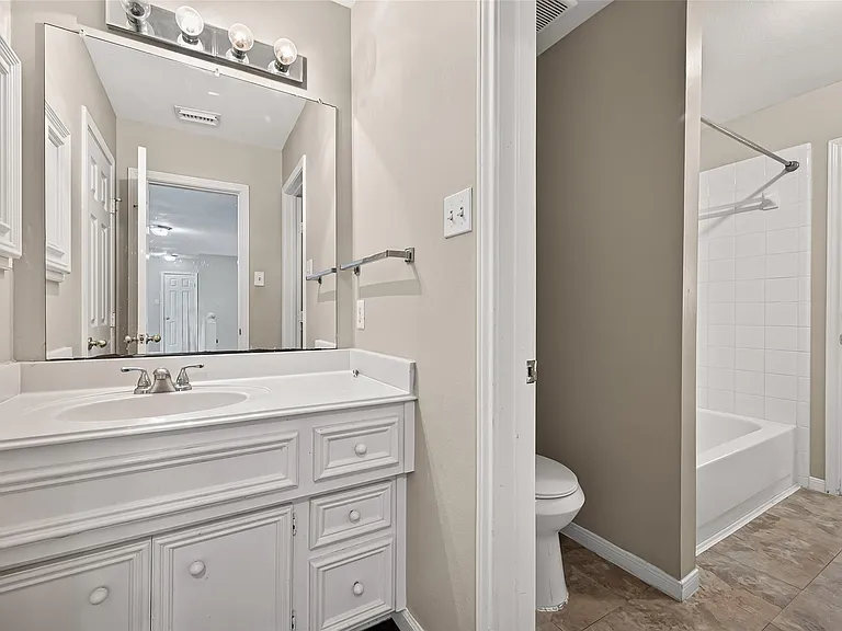 2215 Alberton Ln — Photo 23