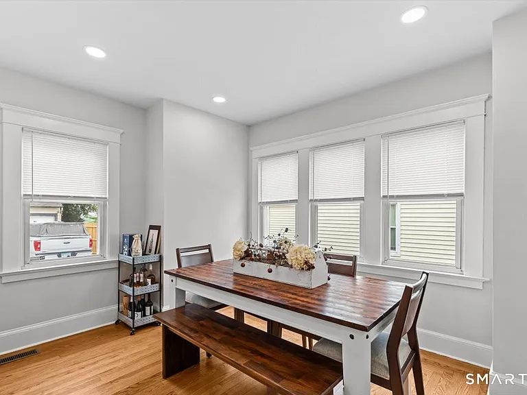 653 Forest Rd — Photo 7