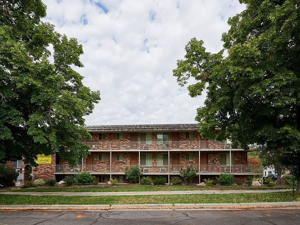 Martin Manor