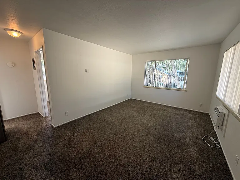 1405 U St #3 — Photo 3