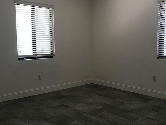 2nd image of 501 NW 30th St APT 1