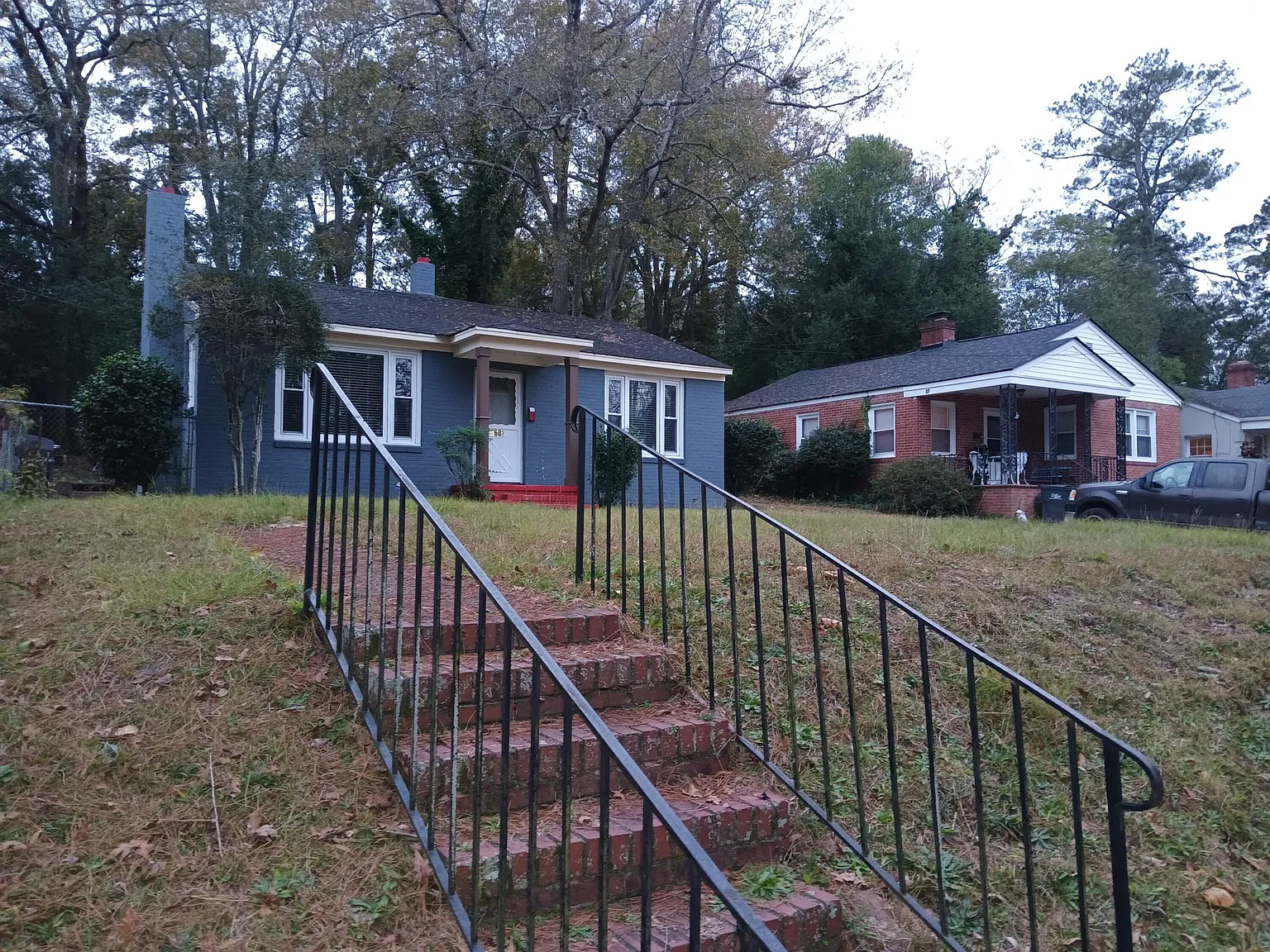 2 bed, 1.0 bath, 984 sqft, $975 — Photo 2