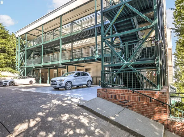 1815 SW 16th Ave APT 402, Portland, OR 97201