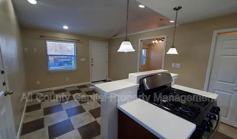 1116 Northwestern Ave — Photo 8