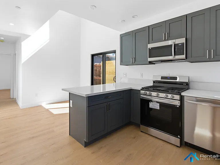326 N La Fayette Park Pl — Photo 3
