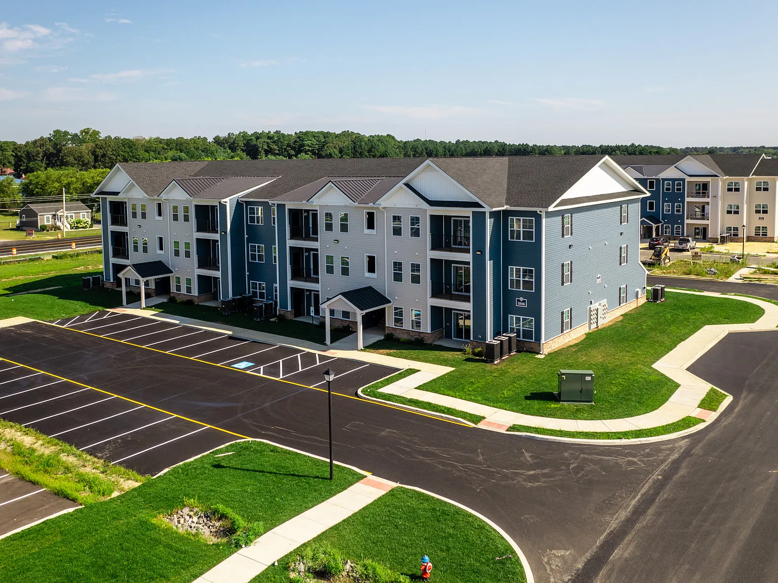 Riverside Apartments — Photo 2