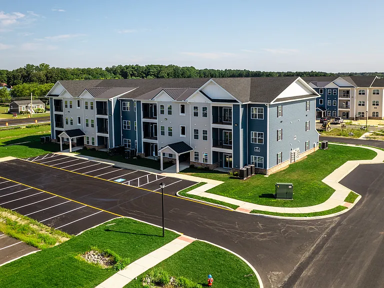 Riverside Apartments — Photo 2