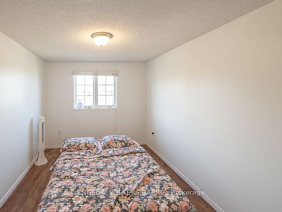 5th image of 92 Lee Cres