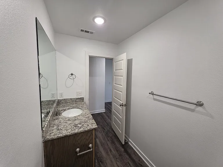 637 Hidden Springs Dr #1 — Photo 10