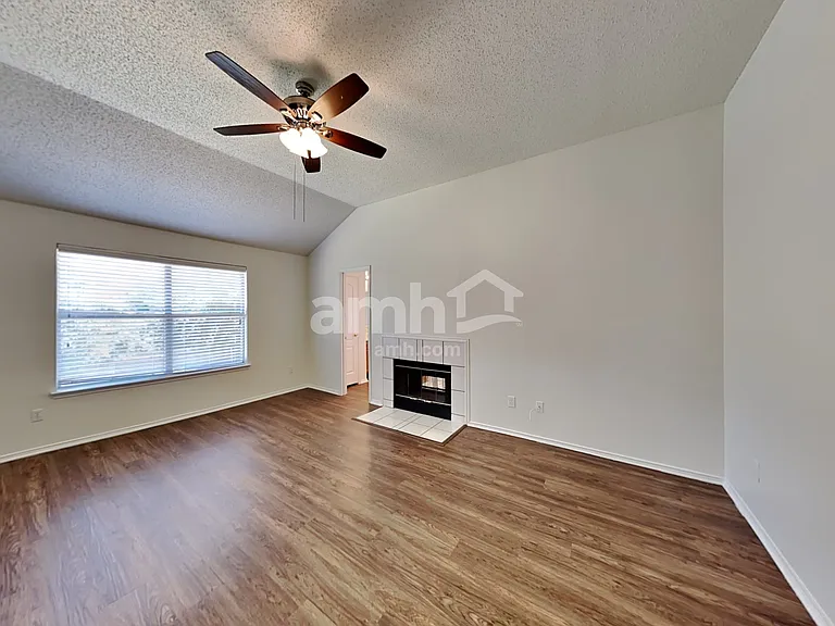 2700 Salado Trl — Photo 8