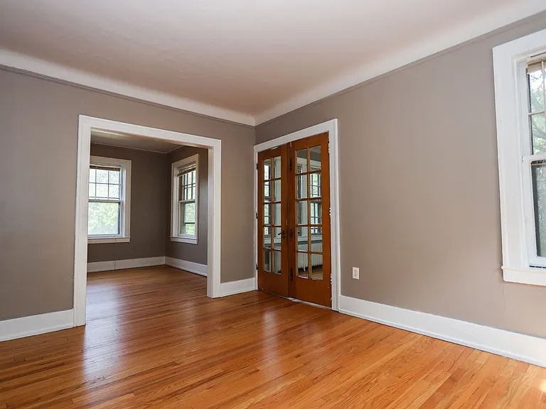 691 Seward — Photo 13