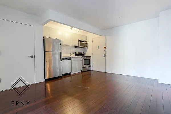 Rented by ERNY LLC | media 32