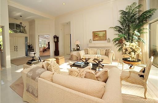 Home For Sale In Broken Sound