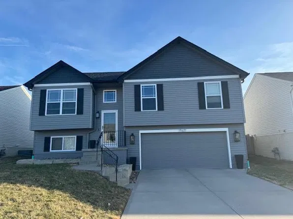 19611 Laci St, Omaha, NE 68135