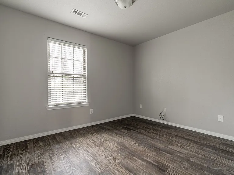 3103 Greensprings Rd — Photo 10