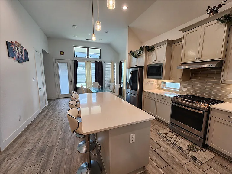 10718 Blossom River Dr — Photo 5