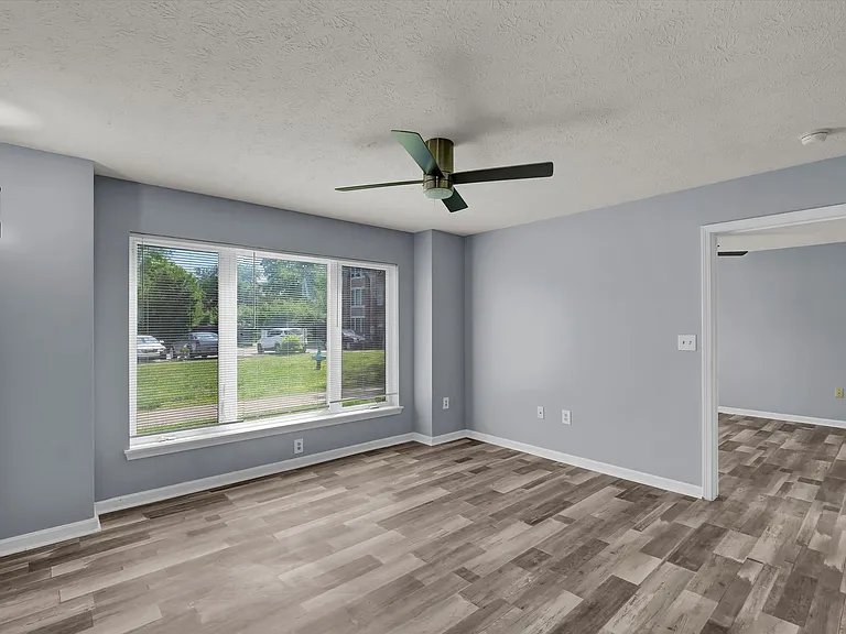 Rowan Place Apartments — Photo 49