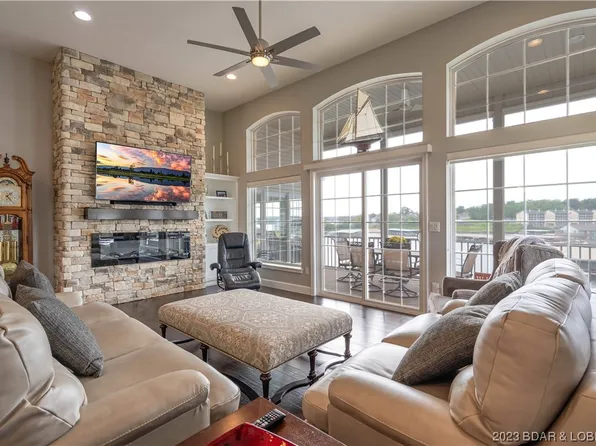 13 Pointe Ct, Four Seasons, MO 65049
