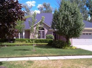 46780 Springwood Dr, Macomb, MI 48044